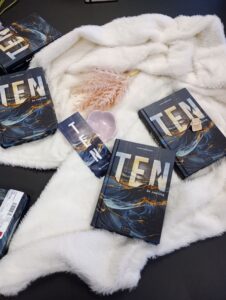 Sfeerfoto van boek 'Ten'