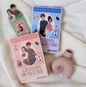 Cover lessons in faking + decoratie