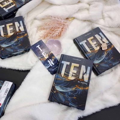 Sfeerfoto van boek 'Ten'